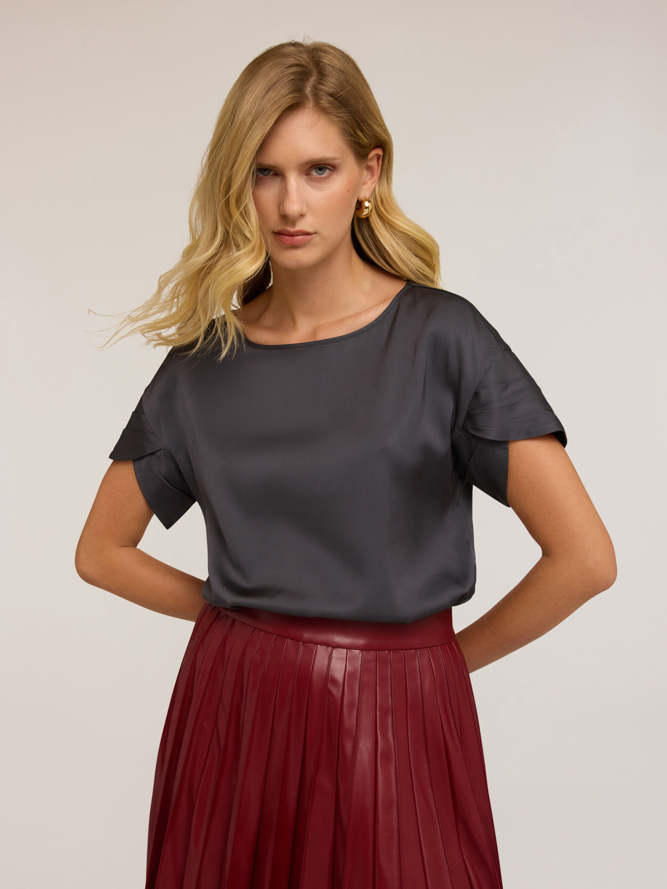 Blusa con maniche a petalo image number 2