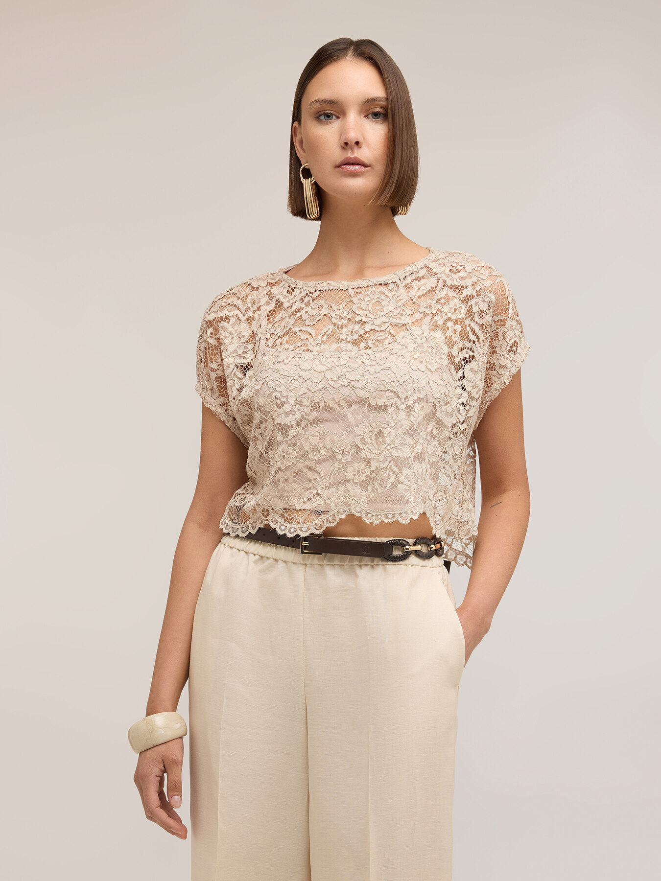 Blusa corta in pizzo image number 0