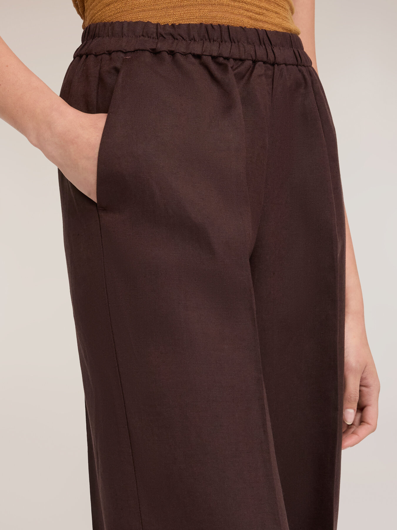 Pantaloni cropped in misto lino image number 2