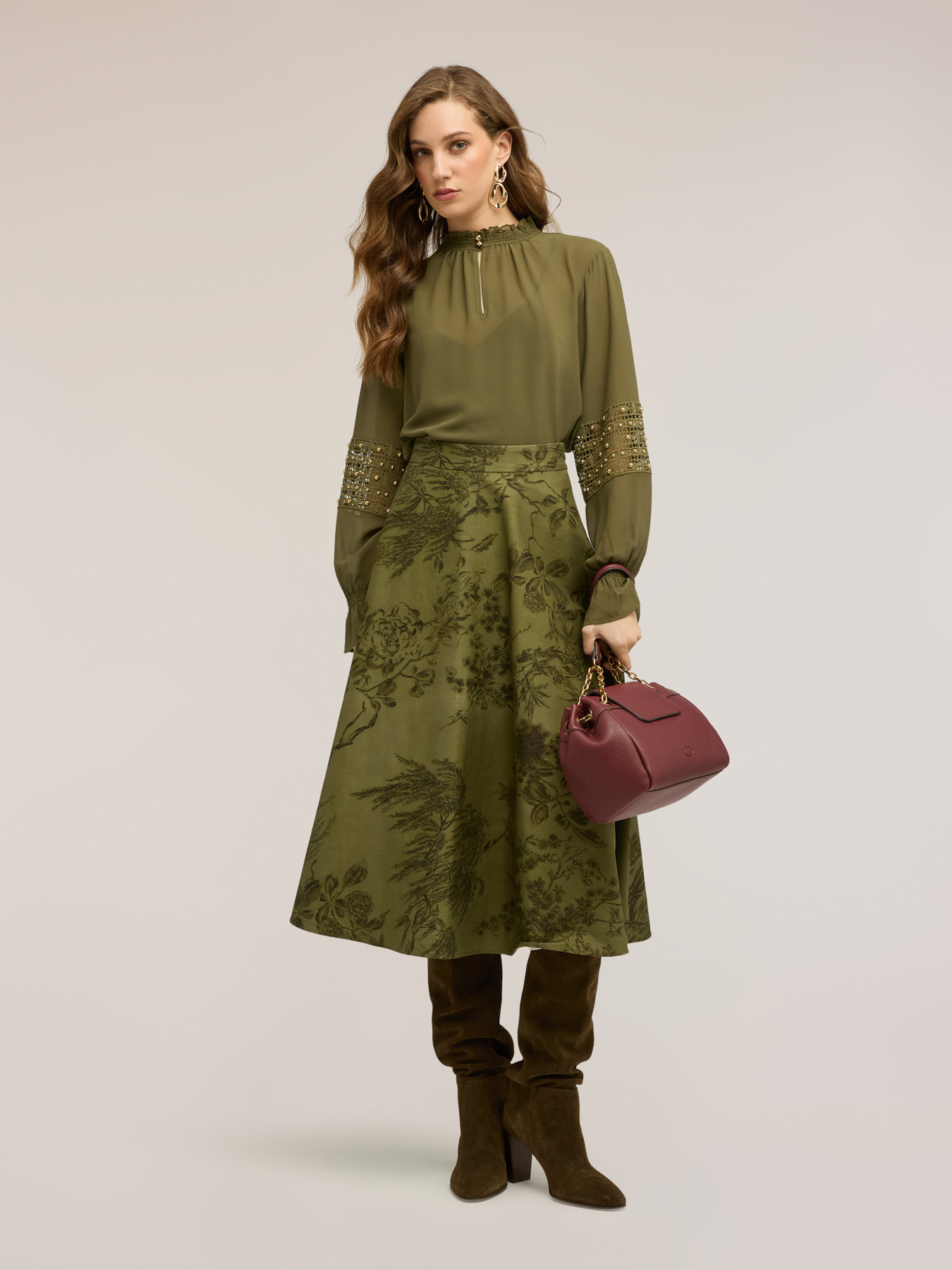 Blusa in georgette con maniche ricamate image number 2