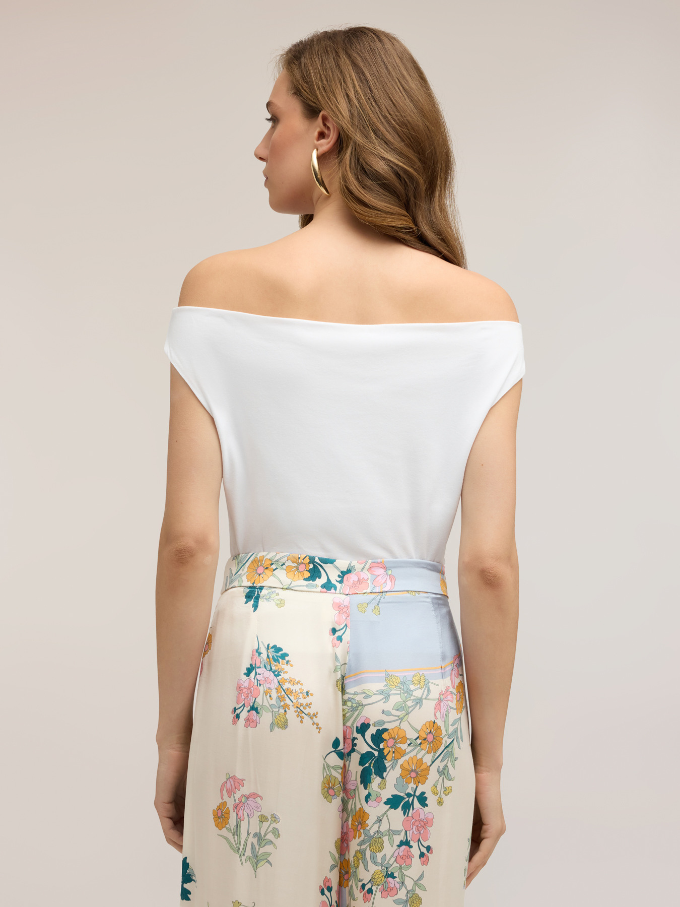 Top off-shoulders image number 1