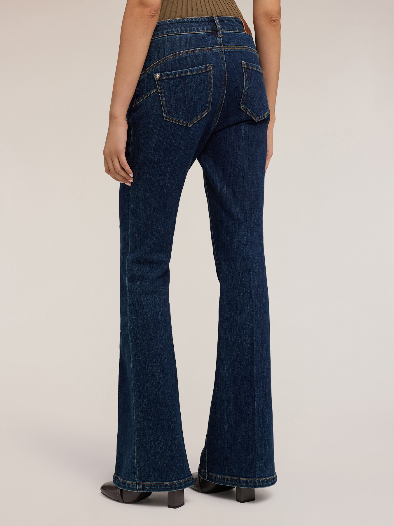 Jeans flare Elle image number 6