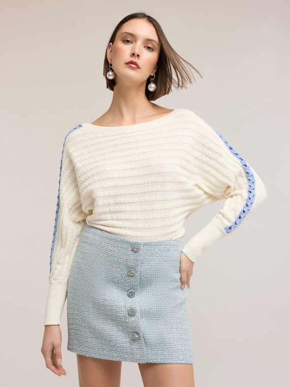 Maglia over con inserti traforati sulle maniche