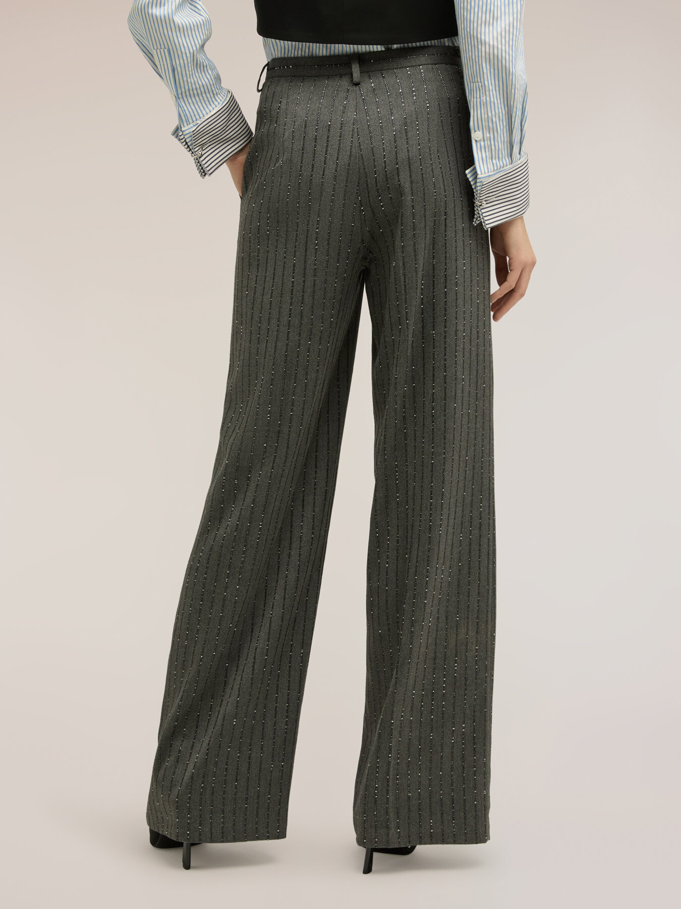 Pantaloni palazzo gessati con micro paillettes image number 1