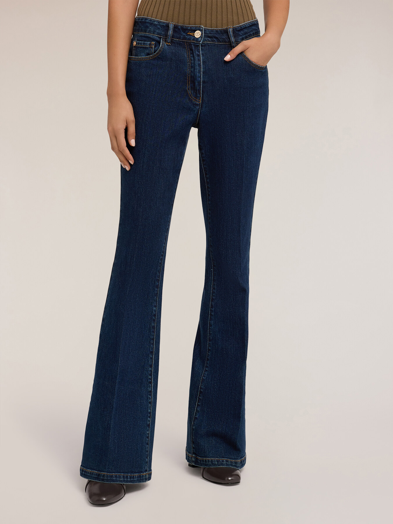 Jeans flare Elle image number 4
