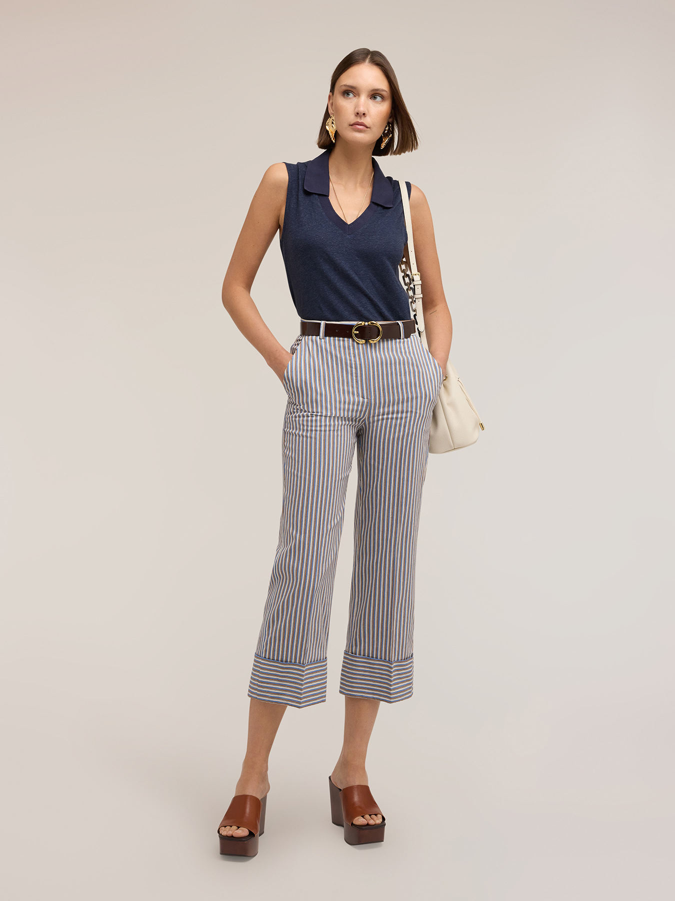 Pantaloni cropped a righe in misto cotone image number 2