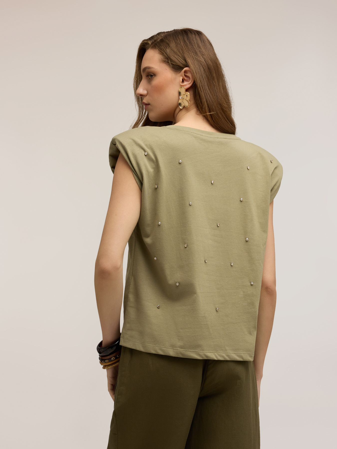 T-shirt con applicazioni di pietre image number 1