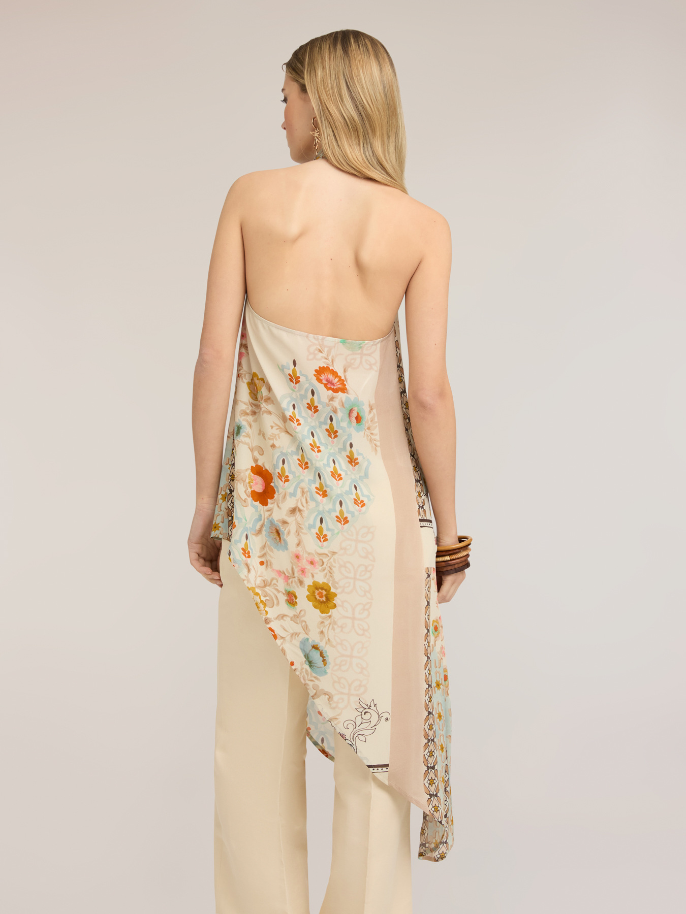 Top asimmetrico con stampa floreale image number 1