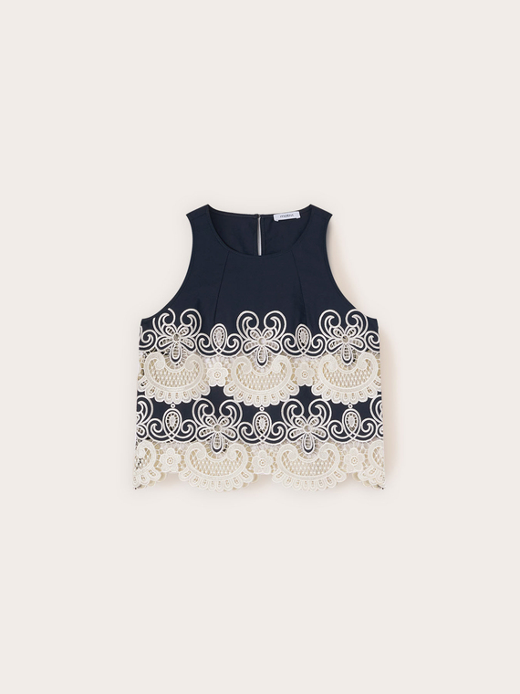 Top in popeline con pizzo sangallo