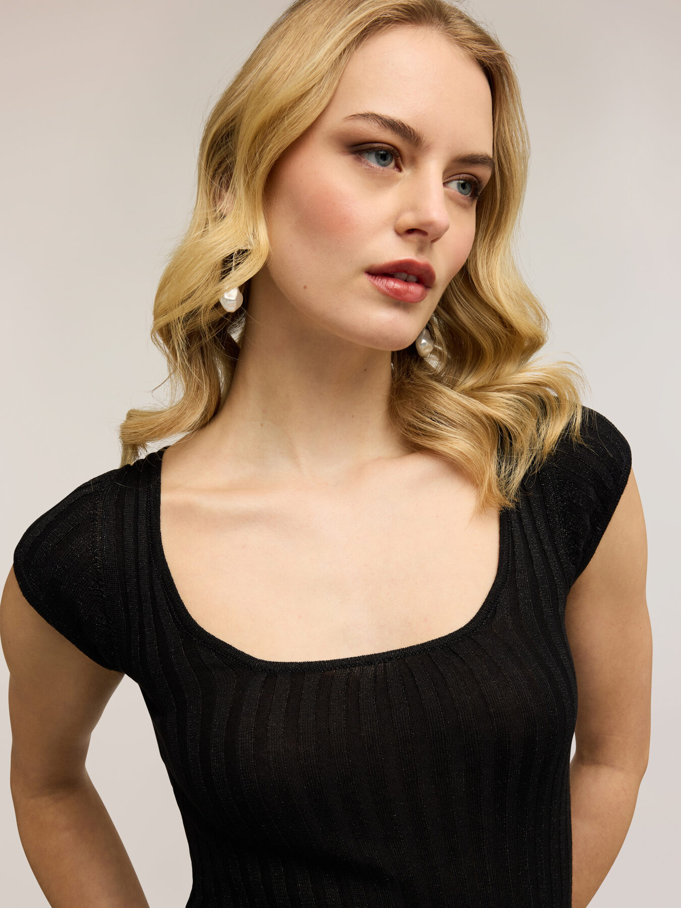 Maglia slim in lurex a coste image number 2