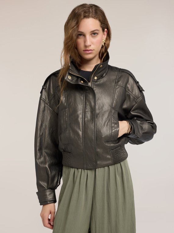 Giubbotto bomber corto crinkle con collo alto