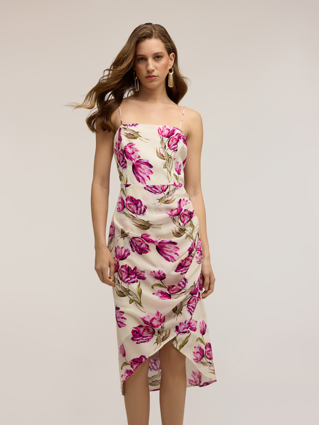 Vestito tubino floreale con drappeggi image number 2