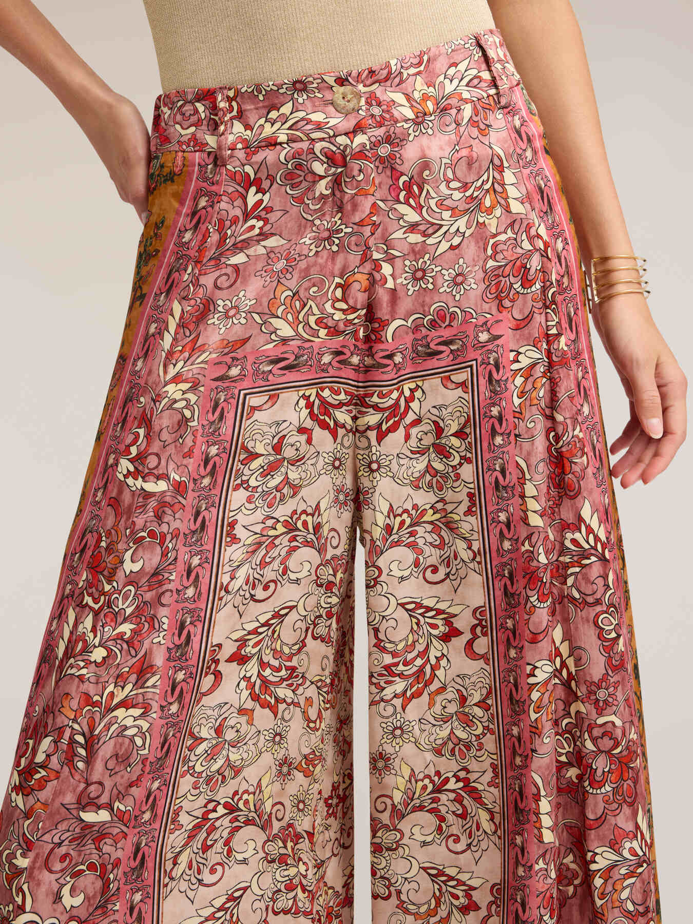 Pantaloni palazzo in raso con stampa image number 3