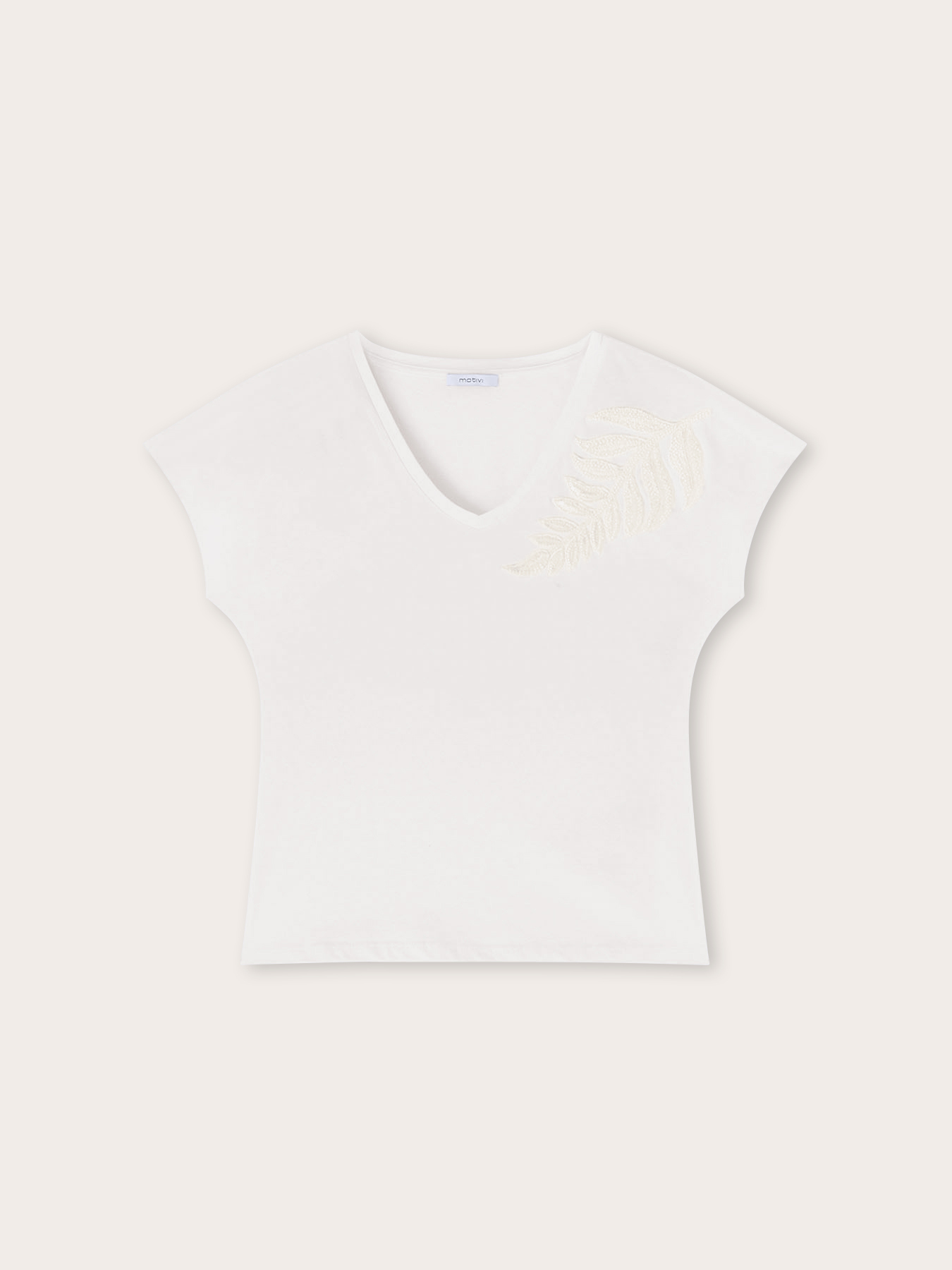 T-shirt con ricamo sulla spalla image number 4
