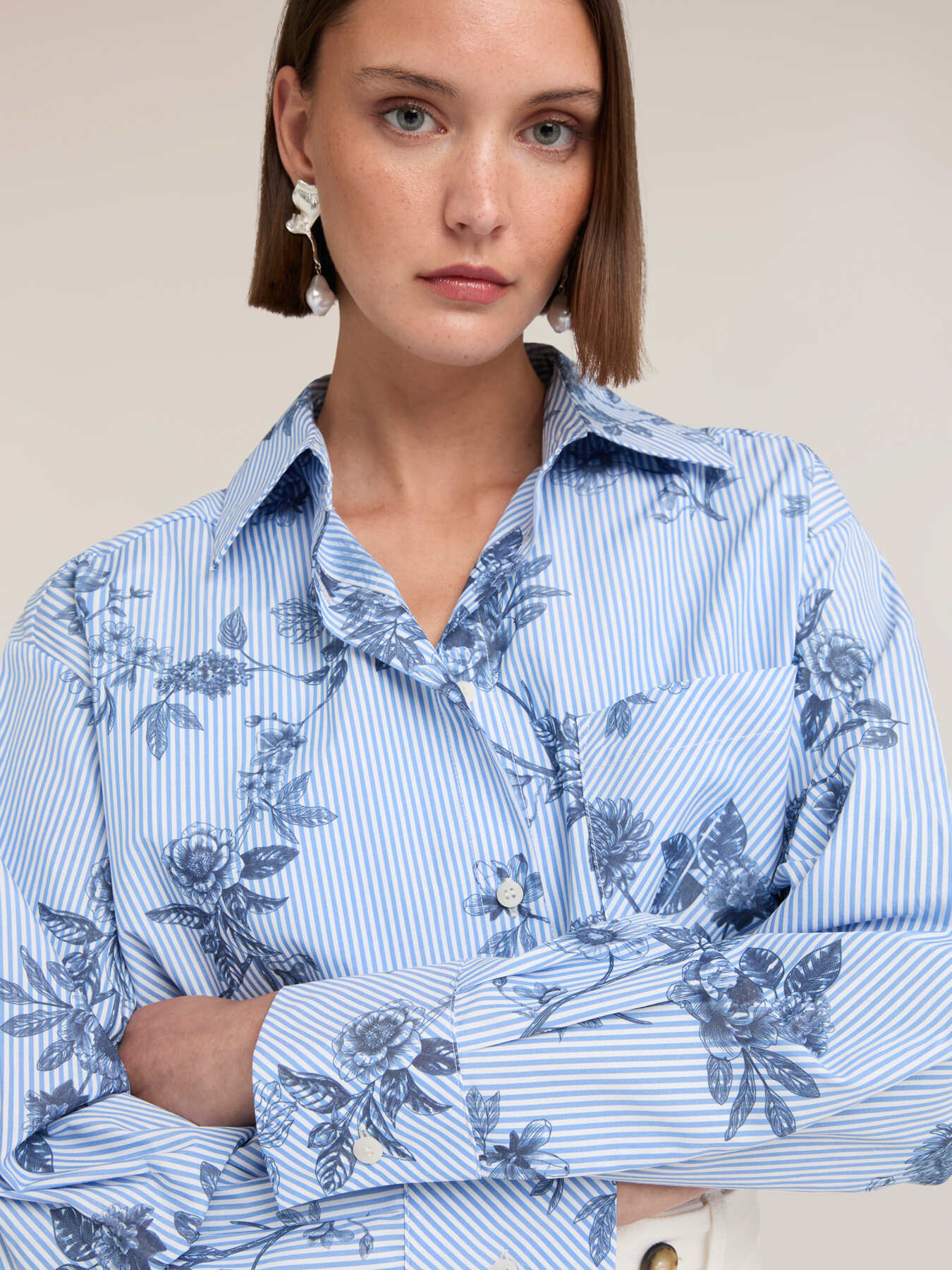 Camicia over a righe con stampa floreale image number 4