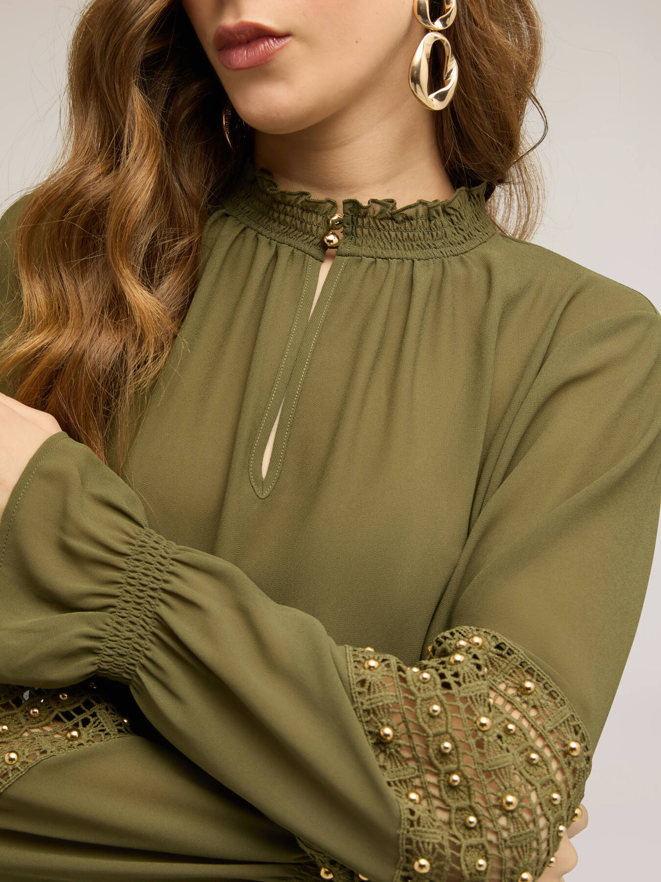Blusa in georgette con maniche ricamate image number 3