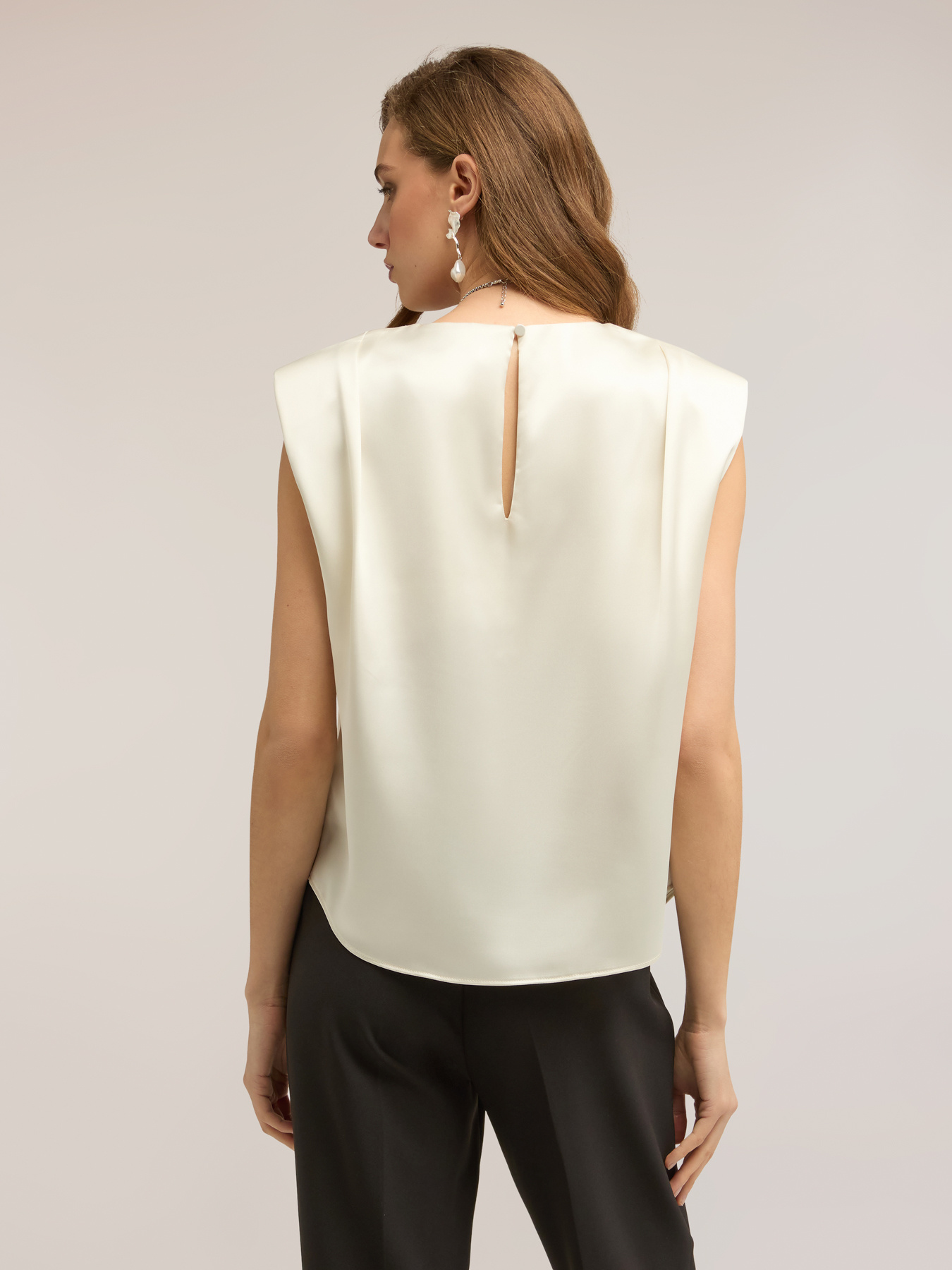 Blusa in raso con spalline image number 1