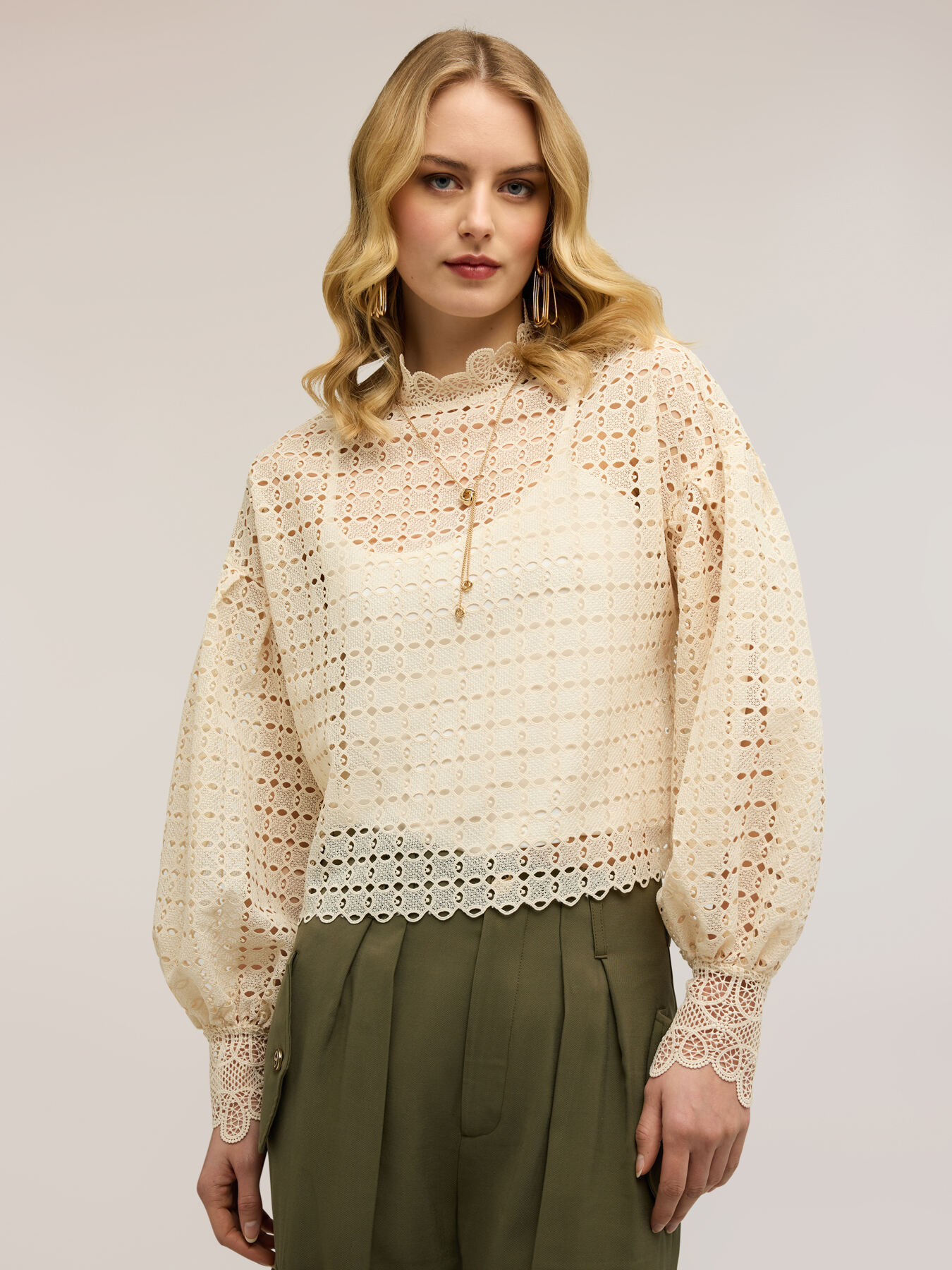 Blusa in sangallo traforato image number 0