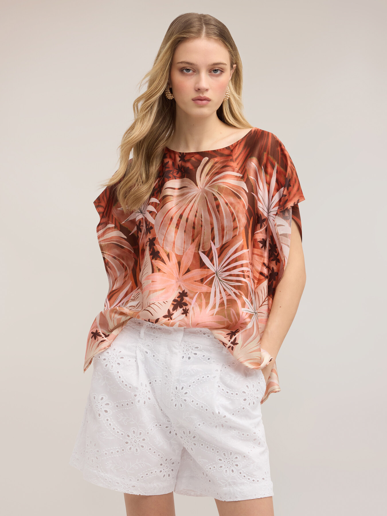Blusa kimono in raso con stampa image number 3