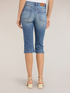 Jeans capri con spacco image number 1
