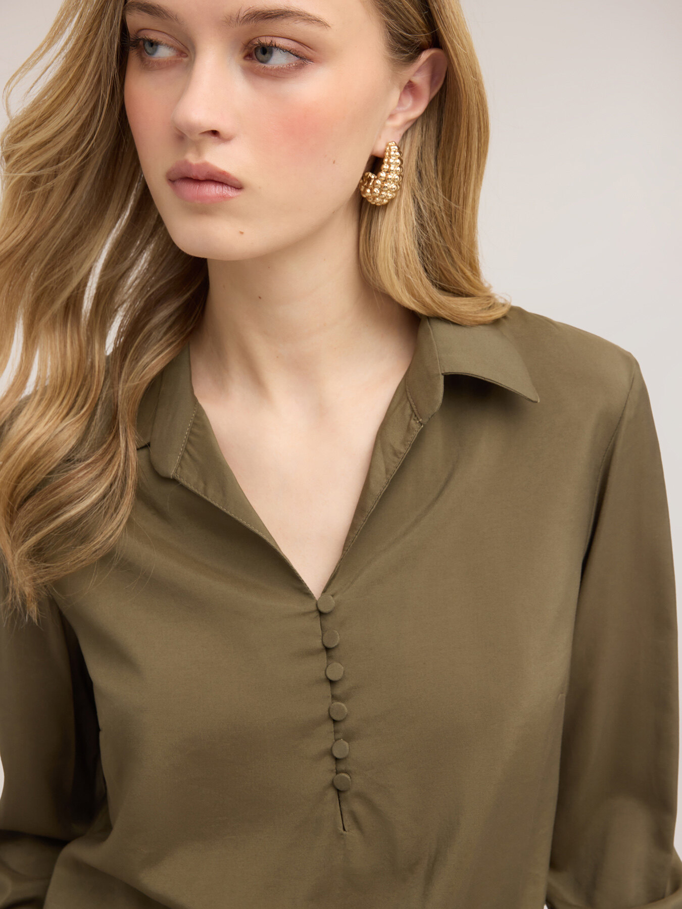 Blusa in raso con colletto image number 3