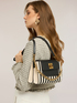 Borsa a tracolla con righe e catena image number 0