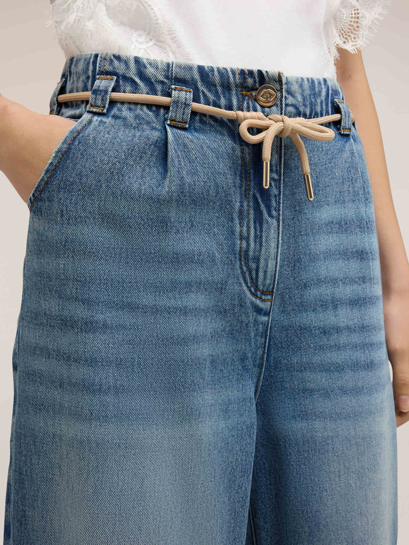 Jeans boyfriend con coulisse image number 3