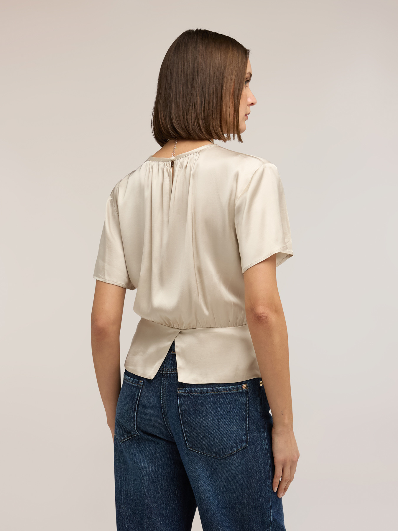 Blusa in raso con fascia image number 1