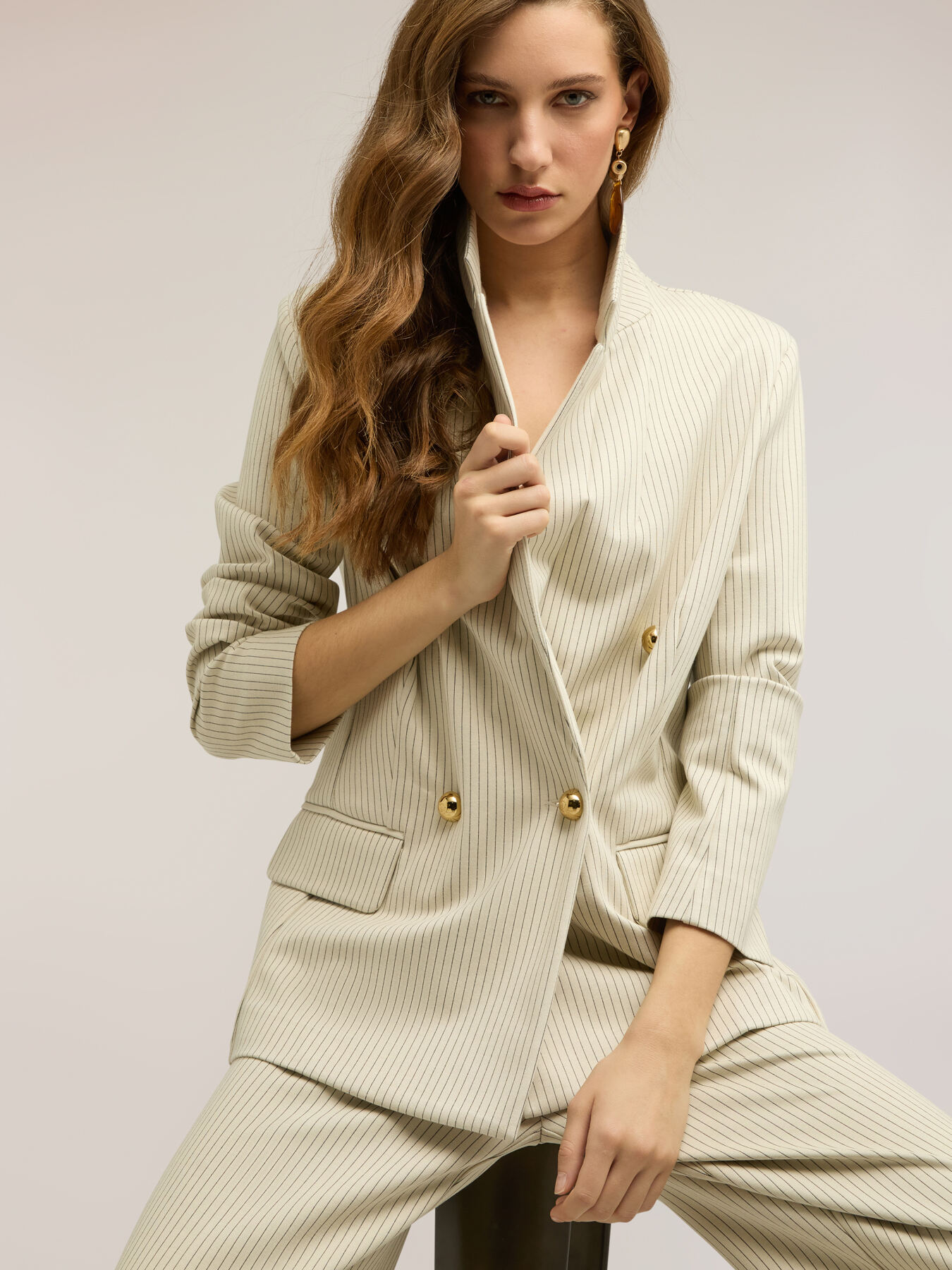 Blazer doppiopetto gessato in misto cotone image number 0