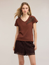 T-shirt con ricamo sulla spalla image number 2