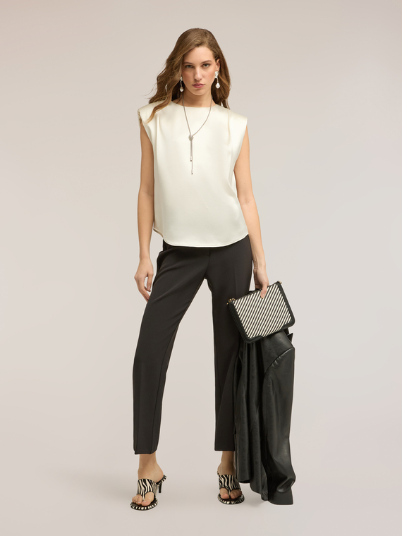 Blusa in raso con spalline