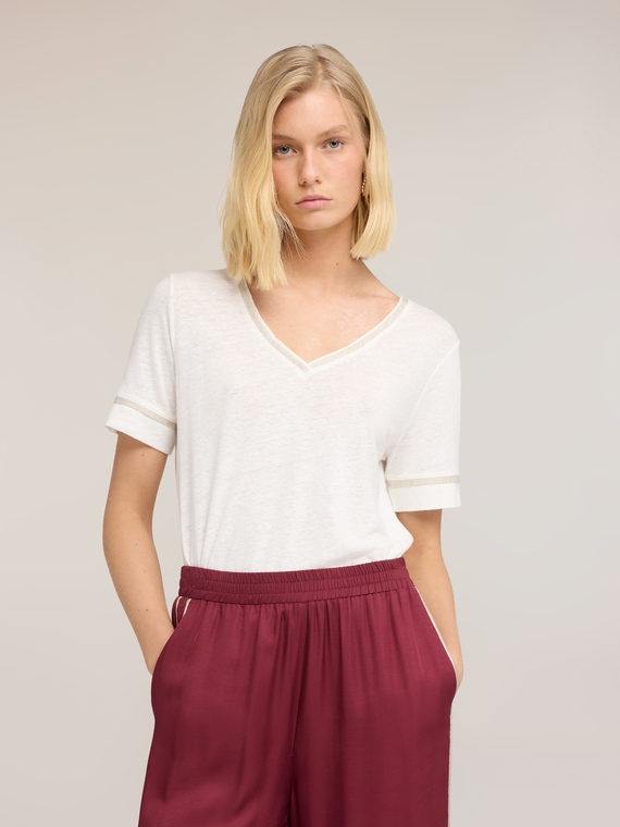 T-shirt in misto lino con profili color oro