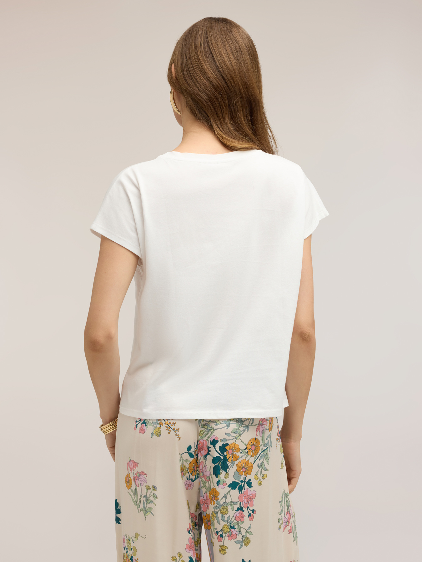 T-shirt in jersey con ricami sangallo image number 1