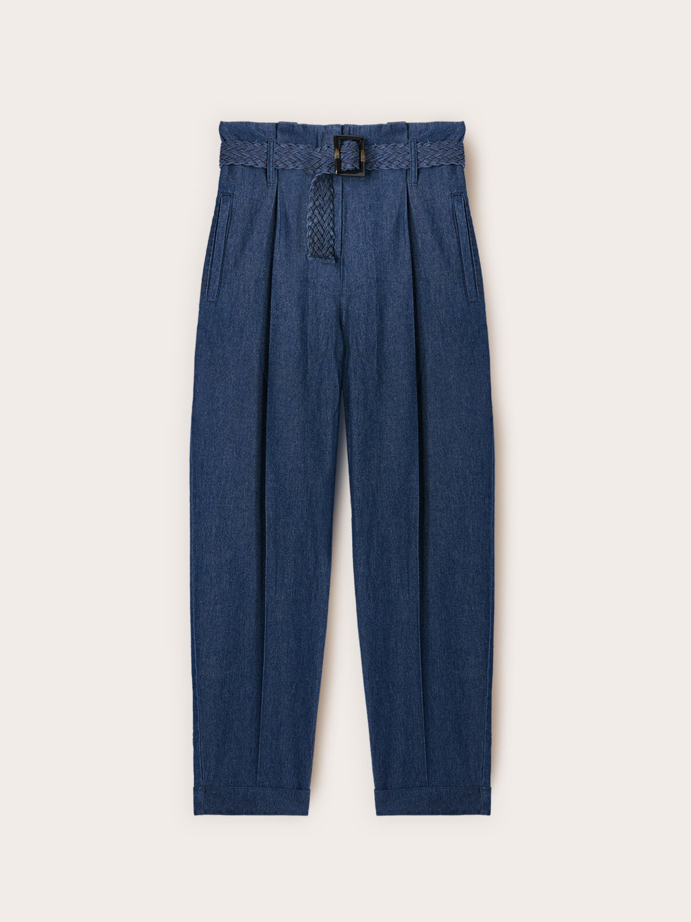 Jeans carrot con cintura intrecciata image number 4