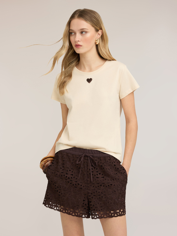 T-shirt in jersey con cuore in paillettes