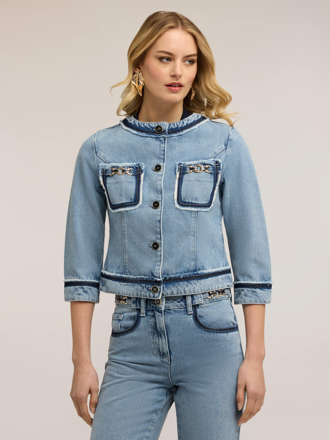 Giacca in denim con catene image number 0
