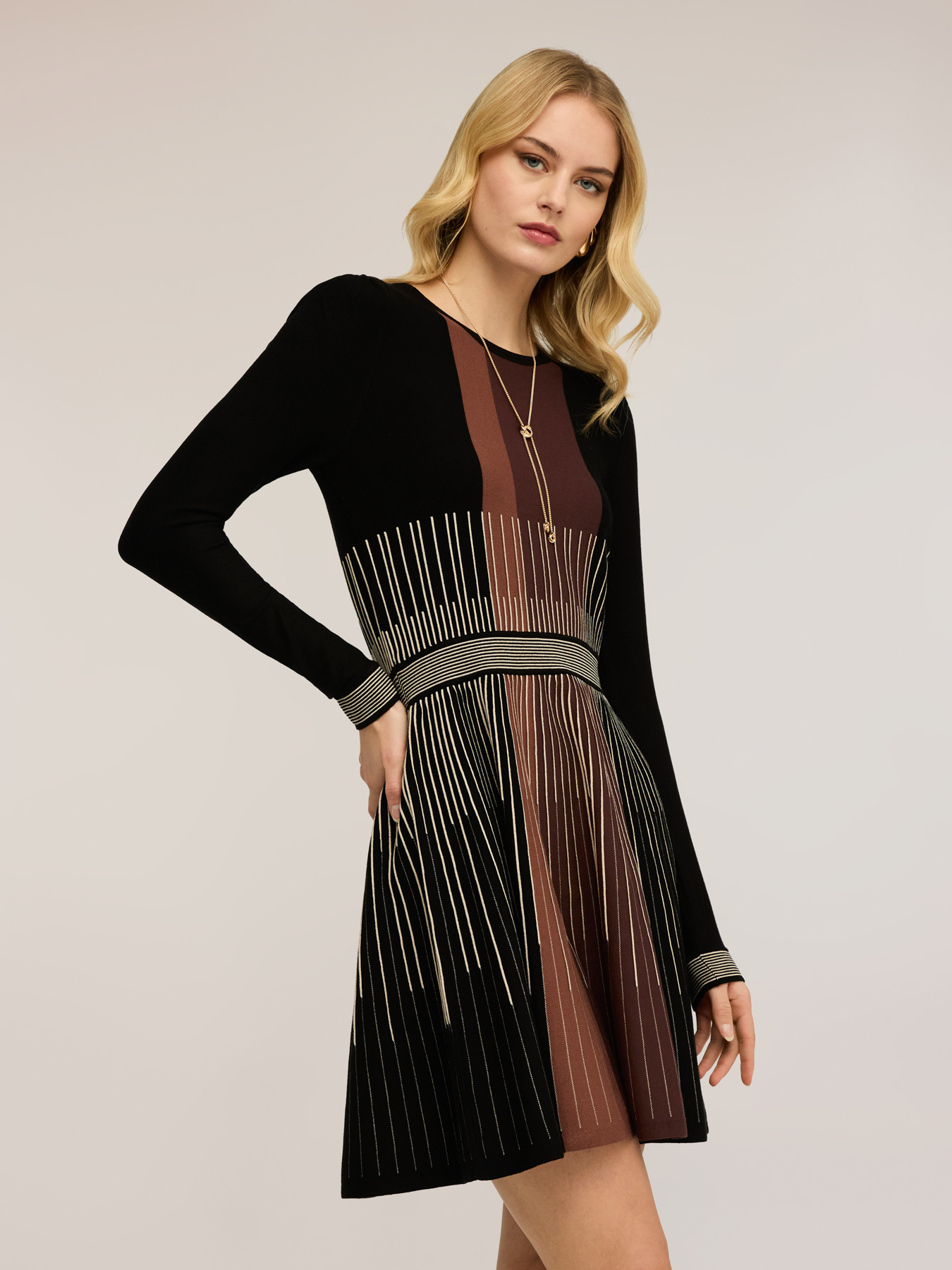 Vestito flare in maglia a righe image number 3