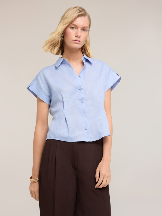 Camicia in lino con pieghe
