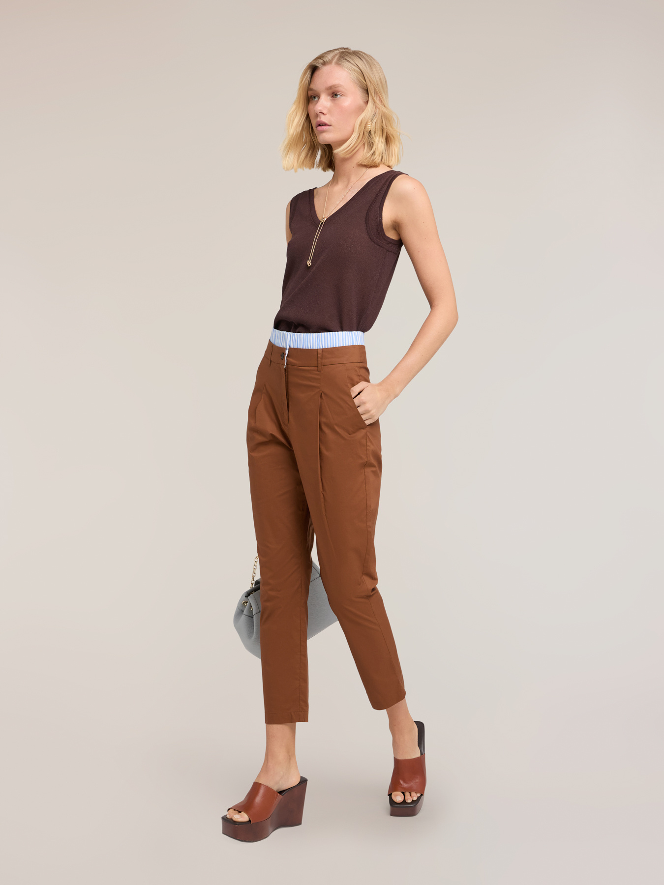 Pantaloni carrot in tela di cotone image number 0