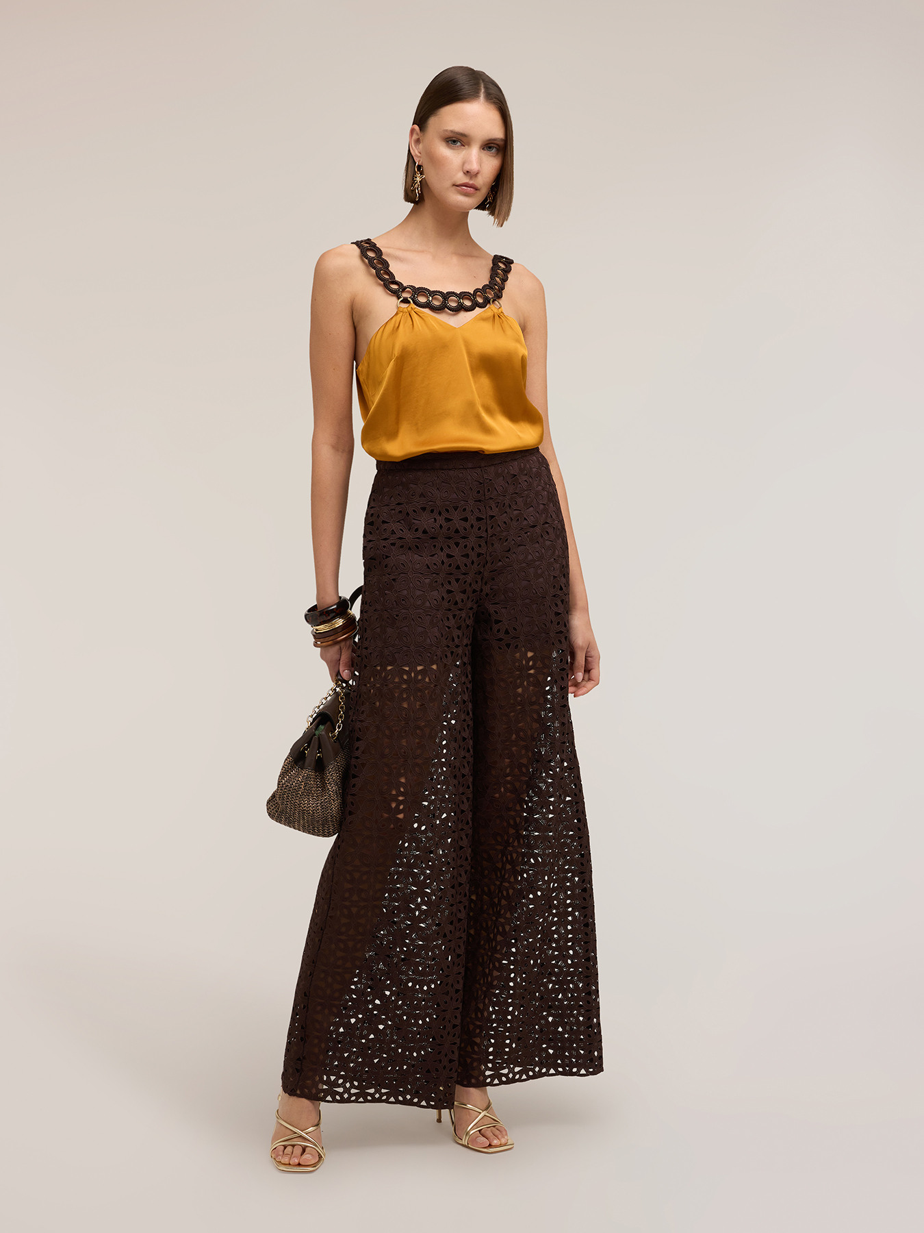 Top in raso con dettaglio metallico image number 2
