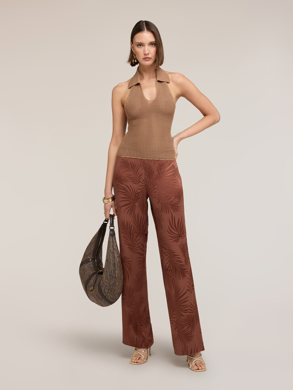 Top in maglia traforata con colletto
