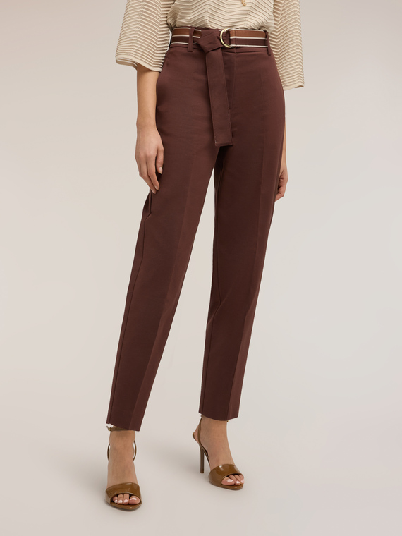 Pantaloni regular con cintura