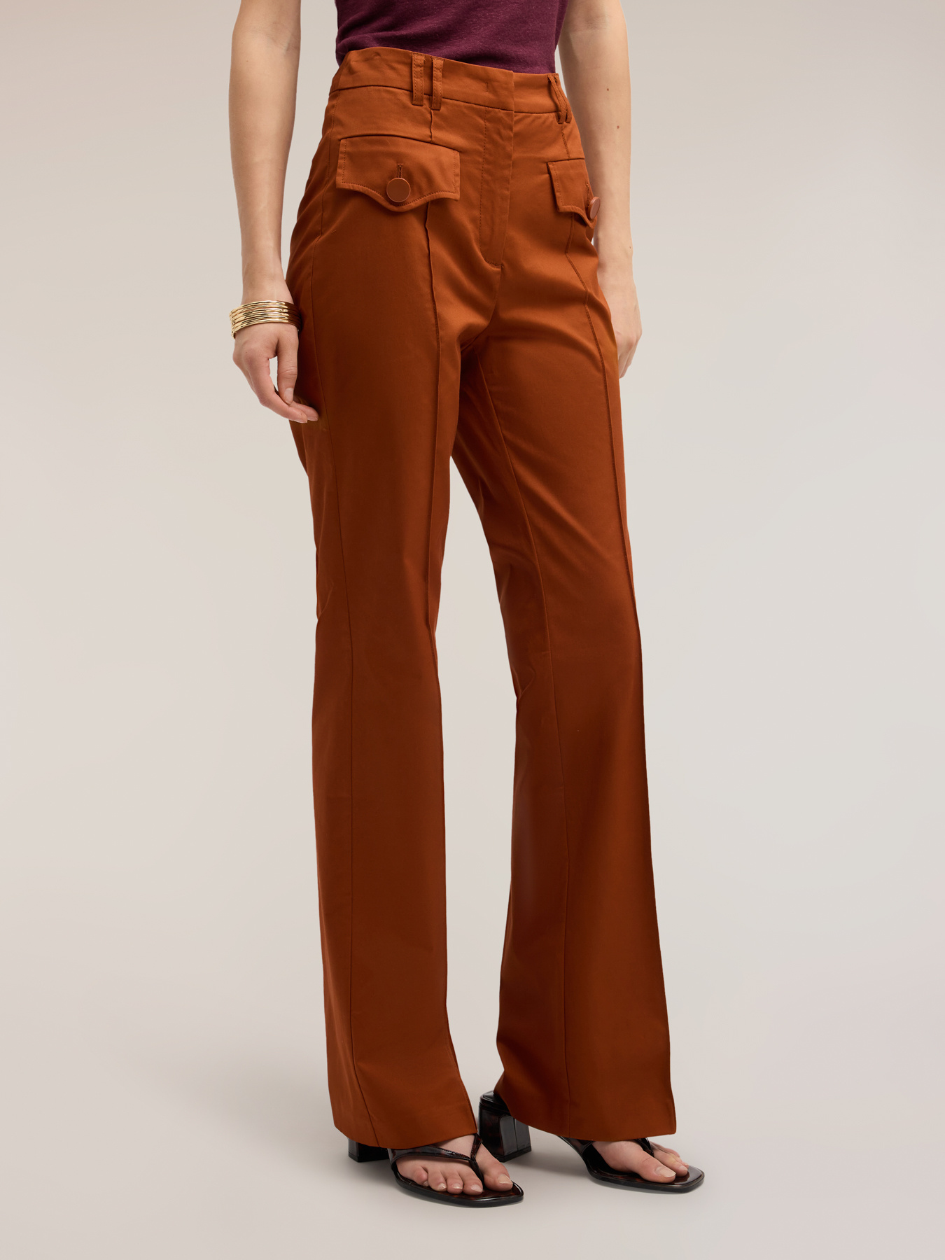 Pantaloni flare con tasche image number 2