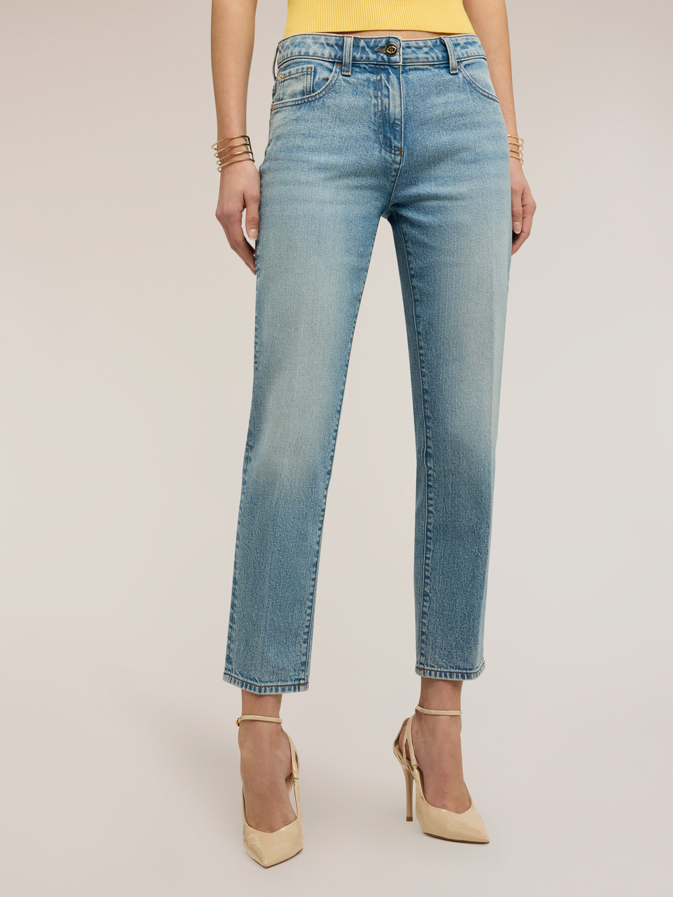 Jeans regular fit con piega stirata image number 2