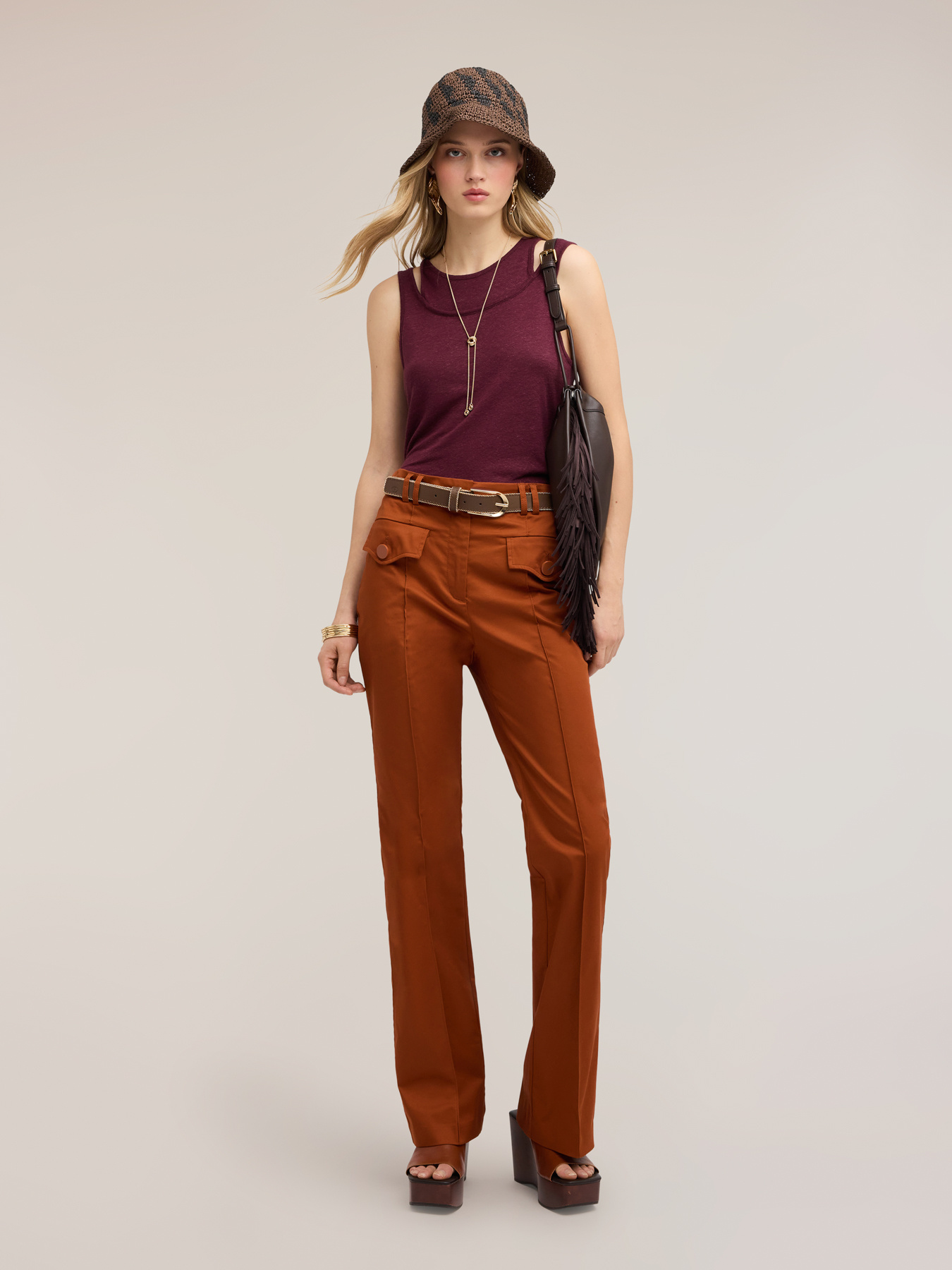 Top in misto lino con cut-out sulle spalle image number 2