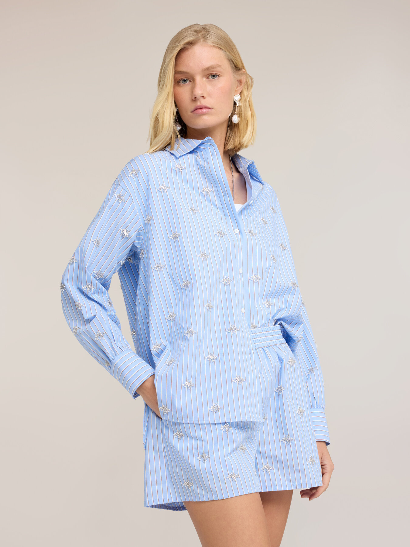 Camicia oversize a righe con ricami di perline image number 0