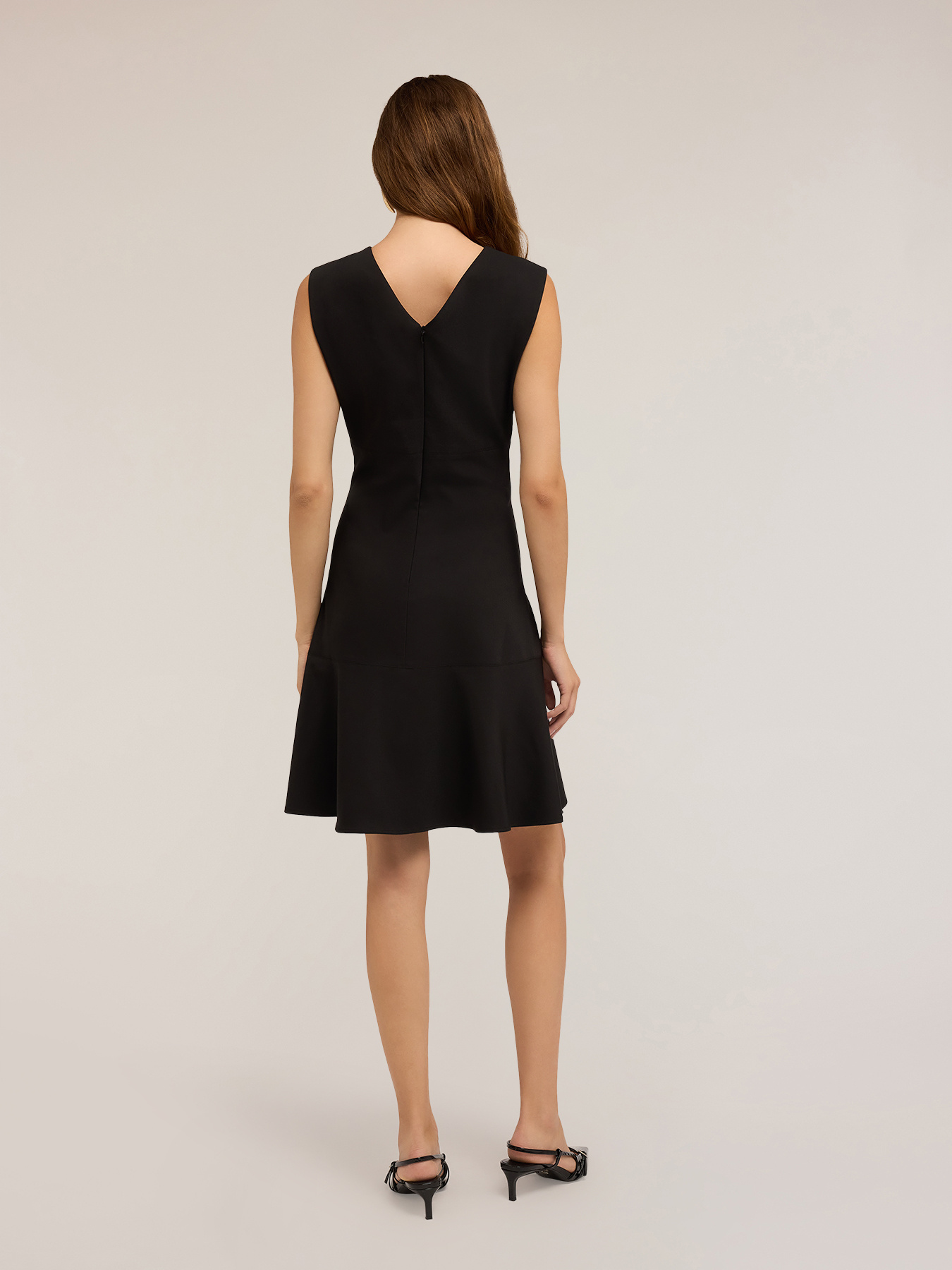 Vestito flare con scollo a V image number 1