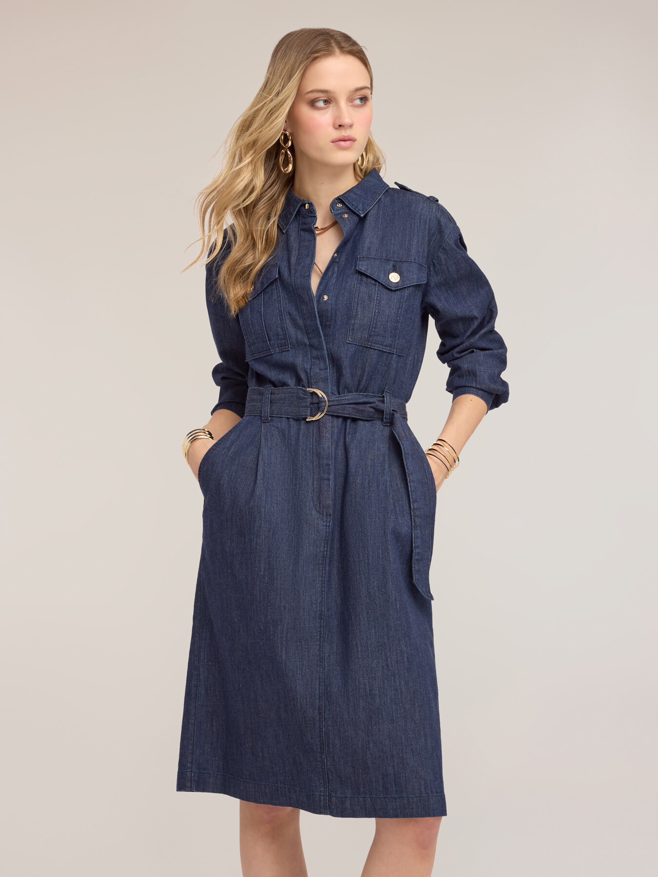 Vestito chemisier in denim con cintura image number 2
