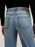 Jeans boyfriend con risvolto image number 3