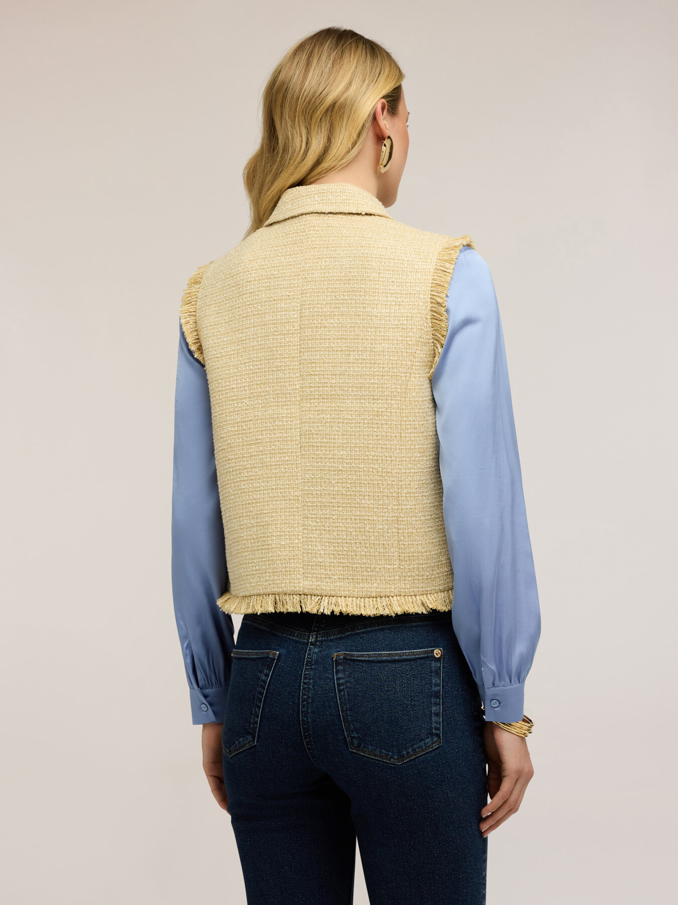 Gilet in boucl&eacute; con frange image number 1